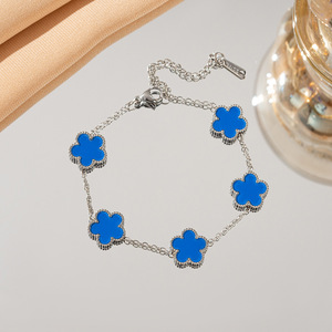 Bracciale in Acciaio Inossidabile Antiossidante con Quadrifoglio Placcato Argento, Charm a Cinque Foglie, Braccialetti da Donna, Gioielli alla Moda - Product Image 4