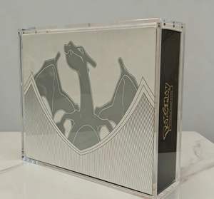 Estuche Acrílico Moderno con Protección UV del 99% Personalizado para TCG Sword and Shield Charizard Ultra-Premium Collection, Caja con Tapa Magnética Resistente - Product Image 6