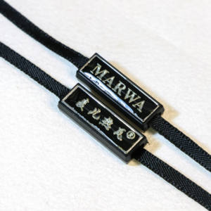 สายแขวนแท็กพีวีซีลายนูนสำหรับรองเท้าและกระเป๋าพร้อมป้ายกาวและเคลือบแว็กซ์โลโก้ออกแบบได้ตามที่ต้องการ - Product Image 1