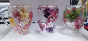 Tasse en verre à double paroi avec décoration de fleurs séchées <span class=keywords><strong>entre</strong></span> <span class=keywords><strong>deux</strong></span> couches - Product Image 4