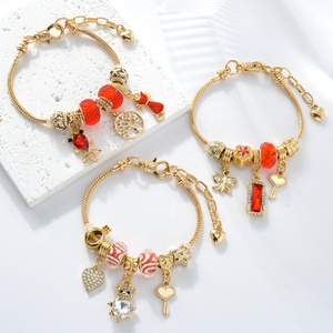 Bijoux fantaisie plaqués or 18 carats, bracelet à breloques réglable en acier inoxydable avec cœur, clé, étoile, papillon, chat, zircon rouge pour femmes - Product Image 5