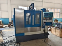 Centre d'usinage vertical de bureau à grande vitesse VMC mini fraiseuse CNC pour la découpe des métaux