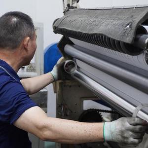 Алюминиевая клейкая лента для герметизации и изоляции воздуховодов систем ОВКВ, алюминиевая фольгированная лента для воздуховодов - Product Image 4