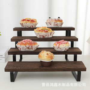 Étagère à desserts à quatre niveaux en fer et bois pour le rangement en boulangerie - Product Image 2