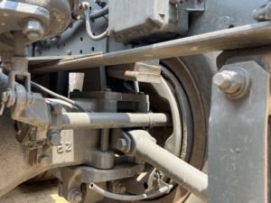 รถบรรทุกหัวลากมือสอง Sinotruk Euro2 ดีเซล 6x4 พวงมาลัยซ้าย HOWO 10 ล้อ รับน้ำหนัก 21-30 ตัน 371 แรงม้า กล้องมองหลัง 360 องศา - Product Image 6