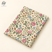 Tissu en voile de coton floral LNS Garden Roselets, popeline, 75 GSM, coton léger tissé pour robes et chemisiers