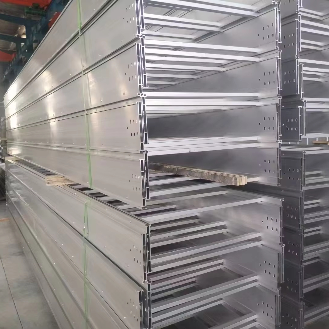 Thang máng cáp mạ kẽm nhúng nóng