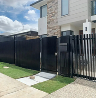 Conception personnalisée de clôture de jardin en alliage d'aluminium 3D Ornement facile à nettoyer Panneaux de confidentialité Rail supérieur Sécurité de la maison Plastique Bois Métal