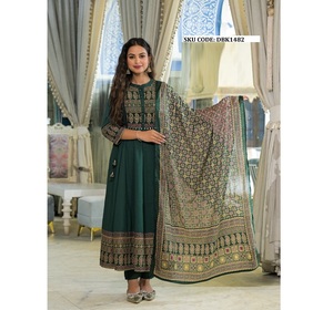 ชุดเดรสผ้าฝ้ายเบาสบายสำหรับผู้หญิง สไตล์โมเดิร์น เหมาะสำหรับงานปาร์ตี้และงานแต่งงาน เนื้อผ้าให้ความรู้สึกเป็นธรรมชาติ ลวดลายเรียบหรู ใช้งานได้หลากหลาย เหมาะกับการใช้งานในชีวิตประจำวัน - Product Image 1