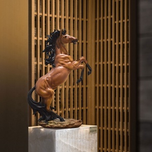 Grande statue en résine de <span class=keywords><strong>cheval</strong></span> noir <span class=keywords><strong>blanc</strong></span> doré, sculpture de <span class=keywords><strong>cheval</strong></span> <span class=keywords><strong>arabe</strong></span>, ornements décoratifs pour la maison - Product Image 1