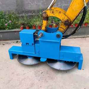 L'excavatrice est équipée d'une scie forestière suspendue, qui améliore l'efficacité <span class=keywords><strong>de</strong></span> la coupe. - Product Image 6