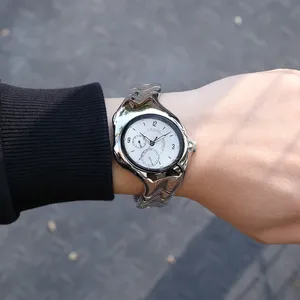 2025 nouveau Cool Design Y2k rond luxe lame rétro unisexe en acier inoxydable résistant à l'eau <span class=keywords><strong>montre</strong></span> à Quartz avec alarme lumineuse - Product Image 6