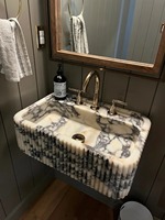 Lavabo mural cannelé en marbre Calacatta Viola naturel, finition polie, pour hôtel, décoration de salle de bain en marbre