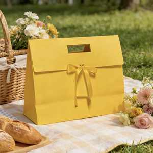 Bolsas de Regalo de Cartón de Lujo Hechas a Medida, Bolsas de Regalo Versátiles con Cinta para Ocasiones Festivas y Eventos Conmemorativos - Product Image 6