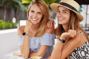 HuaMJ 2024 nuovo Designer di vendita calda moda argento orologio di lusso cinturino in metallo inossidabile con strass gioielli per Apple Watch - Product Image 6