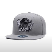 Gorra de Béisbol Personalizable con Logotipo, 6 Paneles, Estilo Hip Hop Urbano, Color Gris, Bordado 3D, Visera Plana, Cierre a Presión