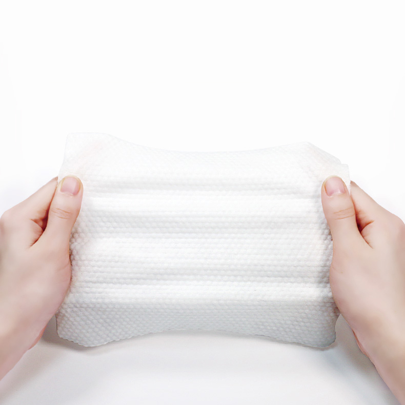 Free Samples Portable Aloe Baby Water Wipes In baby wipe travel case Vitamin Lint free wipes