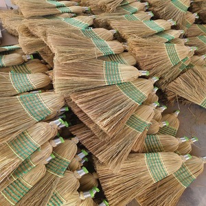 ไม้กวาดข้าวฟ่างด้ามยาว ด้ามไม้ ทำจากวัสดุธรรมชาติ สำหรับทำความสะอาดสวนและกลางแจ้ง สีน้ำตาลเขียว ผลิตในมณฑลซานตง ประเทศจีน - Product Image 4