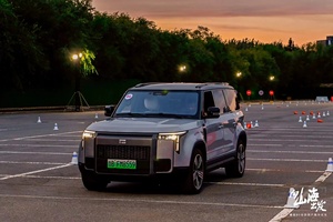 2025 Jishi 01 Sang Trọng SUV Độc Quyền Điện 1.5T Lai 235Km Phạm Vi Trung Quốc Cơ Bản Động Cơ Năng Lượng Mới Xe Lớn 7 Chỗ Rox - Product Image 4