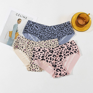 Slip da Donna Leggeri in Seta Ghiaccio con Stampa Leopardata, Asciugatura Rapida, Traspiranti, Invisibili e Senza Cuciture, <span class=keywords><strong>5</strong></span> Colori, <span class=keywords><strong>Taglia</strong></span> M/L - Product Image 4