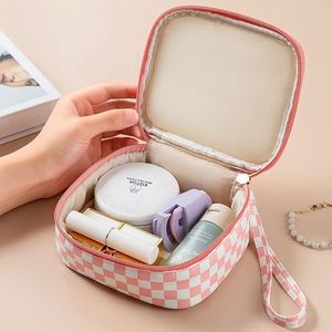 Bolsa de Almacenamiento de Toallas Sanitarias de Alta Calidad, Bolsa de Aseo de Viaje, Organizador de Lápiz Labial, Bolsa de Cosméticos de Cuero PU a Cuadros para Mujer - Product Image 3