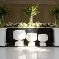 Vases de sol décoratifs contemporains élégants haut de gamme en fibre de verre, durables, légers et écologiques pour mariage