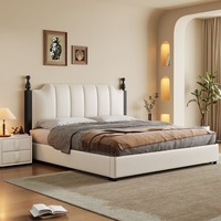 Modernes Vintage Öko-Freundliches Gepolstertes Plattformbett mit Stauraum, Hohen Pfosten, Gestepptem PU-Leder-Kopfteil, Kiefernholz, Queen-Size Softbett