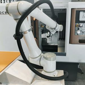 Bras robotisé industriel durable à 6 axes de la série professionnelle HWINT pour poste de soudage structurel, chargement et rectification - Product Image 1