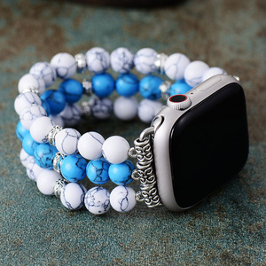 Bracelet perlé en résine bleu et blanc pour Apple Watch – Bijou de mode pour smartwatch - Product Image 1