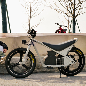 Trottinette Classique 16 pouces Légère à Moteur Grise – Jouet Électrique Cool pour Enfants - Product Image 4