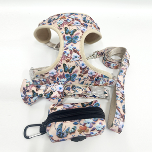 Novedades de Primavera, Arnés y Correa para Perro con Diseño de Mariposa, Juego de Seis Piezas - Product Image 2