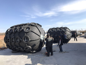 ยางกันกระแทกแบบลม ขนาด D3.3ม. x L6.5ม. ยี่ห้อโยโกฮามะ สำหรับเรือ - Product Image 1