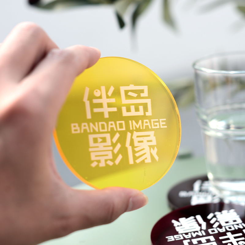 สีเหลืองมะนาว