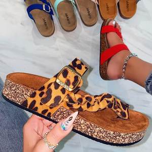 2025 TS nuevas sandalias planas con brida de goma para mujer, sandalias de cuero Pu, chanclas de leopardo, zapatillas - Product Image 4