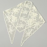 Voile triangulaire en dentelle brodée florale ajourée pour femme, foulard de prière catholique, hijab musulman, écharpe de mariée