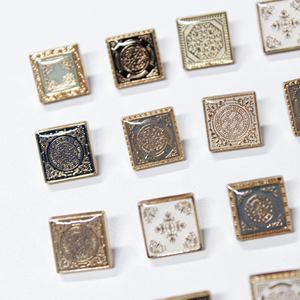 Logotipo personalizado Retro Redondo y cuadrado Mango hueco Botones Botón de metal dorado para ropa Diferentes necesidades de diseño - Product Image 3