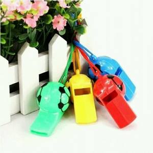 Di alta qualità di colore di plastica di calcio forma di calcio giocattoli fischietto per il regalo promozionale - Product Image 3