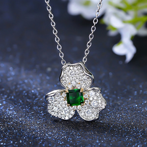 Collana con Ciondolo a Forma di Fiore di Camelia per Donne, Gioiello Elegante in Stile Vintage alla Moda - Product Image 5
