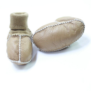 手工制作冬季柔软真皮羊皮婴儿袜子鞋室内预步靴 - Product Image 2