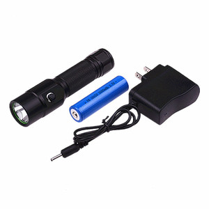 مصباح يدوي LED قابل لإعادة الشحن XPE يعمل ببطارية 18650، كشاف تكتيكي مقاوم للماء مع شاحن - Product Image 5