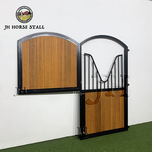 Porta a Battente in Legno Stile Fienile con Cerniere Stabili e Serratura in Ottone Massiccio per Stalle Esterne - Product Image 6