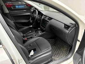 Modèle d'exportation conforme aux normes russes <span class=keywords><strong>2021</strong></span> <span class=keywords><strong>Skoda</strong></span> <span class=keywords><strong>Octavia</strong></span> 1.5L L4 113HP Automatique Édition Confort - Product Image 6