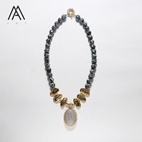 Collier en nacre d'ormeau noir naturel avec pendentif en zircon, bijou tendance pour femme