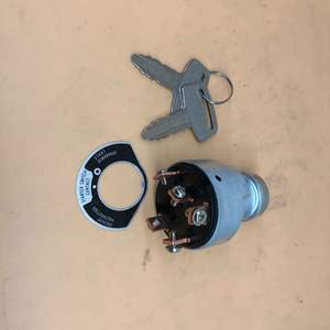 Nouveau 66706-55120 1E013-63590 Interrupteur d'allumage pour tracteurs Kubota - Product Image 1