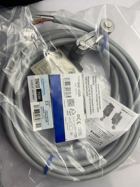 In Stock New Travel Limit Switch D4C-4220-P D4C-1224-P D4C-1220-P High Quality Seller One-year Warranty