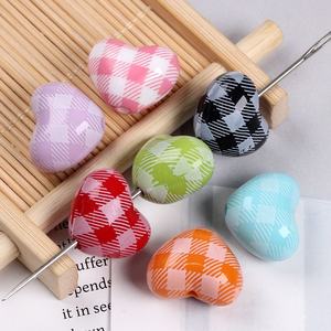 Perles acryliques en forme de cœur à grand trou, motif écossais coloré, 15x19mm, pour la fabrication de bijoux DIY (bracelets, colliers et porte-clés) - Vente en gros - Product Image 1