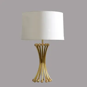 China Supplier Hot Sell Product in 2019 Golden Brass White Fabric Desk Lamp Shade Night Light Modern Led Table Lamp for Hotel