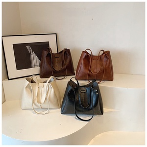Sacs en cuir PU souple de couleur unie rétro pour <span class=keywords><strong>Com</strong></span> Ting, grande capacité, sacs à main tendance pour femmes, sacs fourre-tout, sacs pour femmes, sac à main - Product Image 2