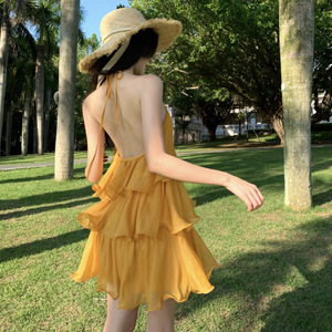 Robe Courte Jaune et Blanche Style Vacances à Col Halter avec Volants Superposés Effet Feuille de Lotus pour Femme - Product Image 2