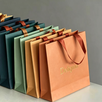 Sac fourre-tout en papier kraft marron personnalisé avec logo pour vêtements et chaussures, capacité de charge épaissie de 6 à 9 kg, emballage de luxe, approvisionnement en gros